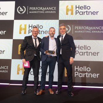 Chris Skinner, Director and Co-Founder at Acquirz, accepting Performance Marketing Award