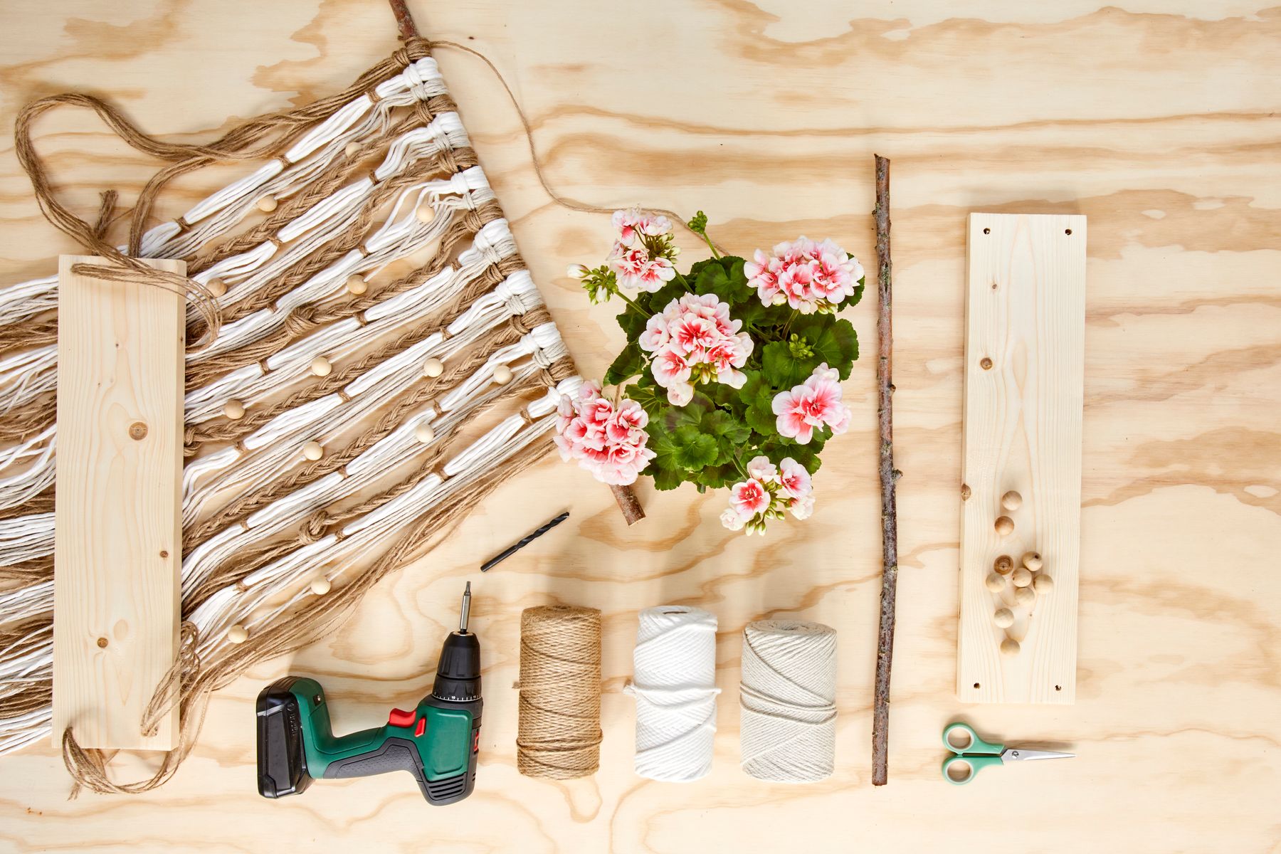 2023_Geraniums_3020_DIY_Hanging_Macrame_Wall_Shelf_02.jpg