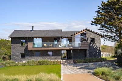 Perfect-Stays-Noordhoek-exterior-3.jpg