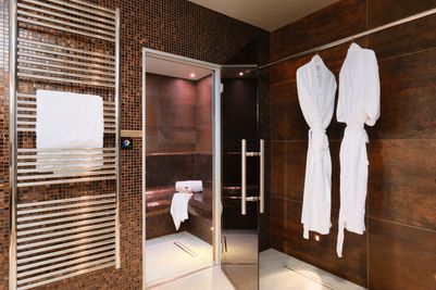 Perfect-Stays-Roscarrock-steam-room.jpg