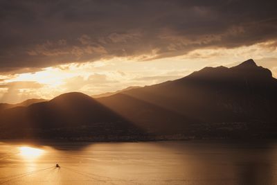 Lake_AlexMoling_CapeOfSenses-86.jpg