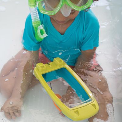  GeoSafari® Jr. Underwater Explorer Boat and Magnifier