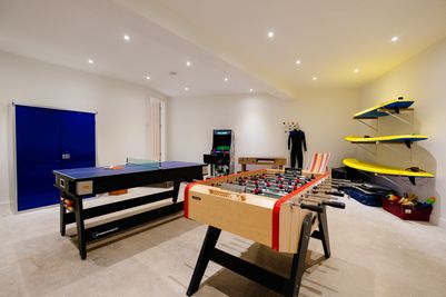 Perfect-Stays-Treasure-House-games-room.jpg