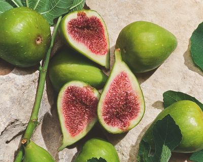DG_FF25_LB_EC_INGR_GREEN_FIG_LB_CAPRI_IN_LOVE_MALE_EDP_100ML_8054754407280_JPG_5_4_300DPI_CMYK.jpg