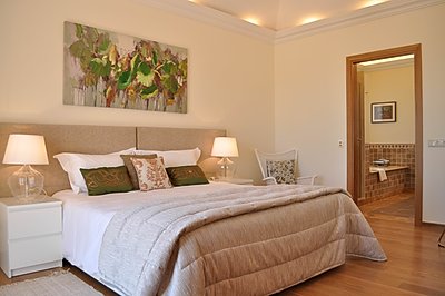 Villa bedroom.jpg