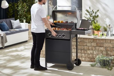 T978501 Tower Stealth Three Burner BBQ-1.jpg