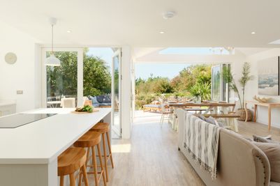 Perfect-Stays-Driftwood-living-area-1.jpg
