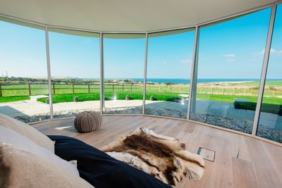 Perfect-Stays-Pentyak-living-area-1.jpg
