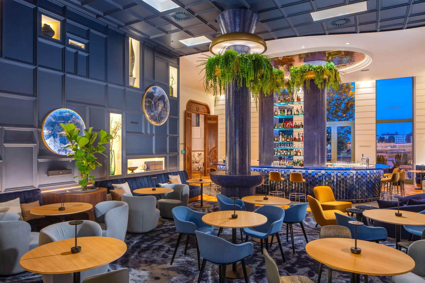 6_KIMPTON_BEM_BUDAPEST_BAR_HUSO.jpg