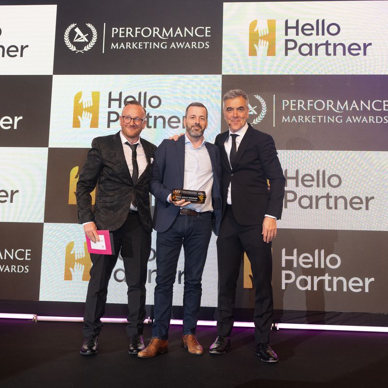 Chris Skinner, Director and Co-Founder at Acquirz, accepting Performance Marketing Award