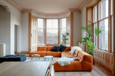 DunAluinn_Living_RuthMaria_04.jpg