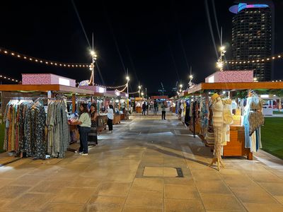 Happening at the Harbour2.JPG