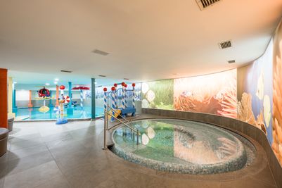 Feldhof_Kids_Pools Indoor (4).jpg