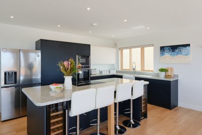 Perfect-Stays-Poldhu-kitchen.jpg