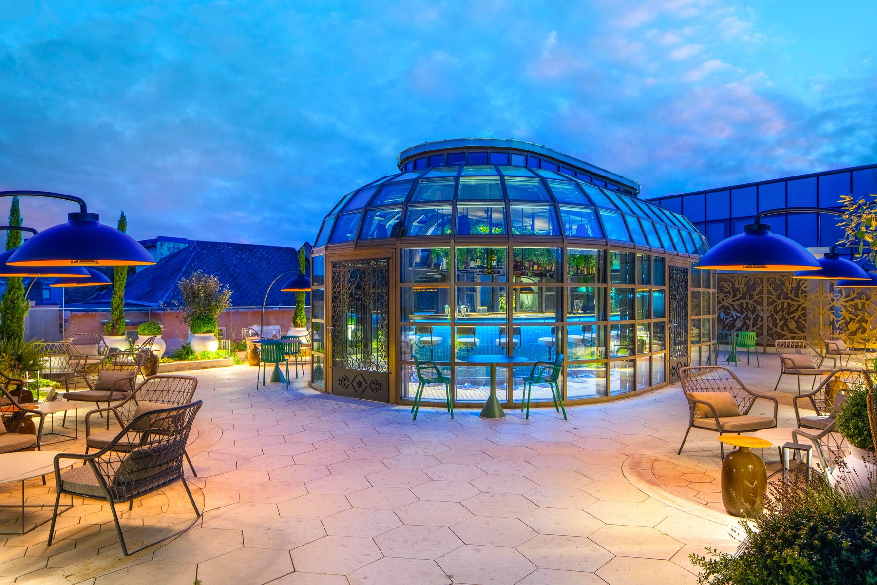 8_KIMPTON_BEM_BUDPEST_KIMPTON_BEM_BUDPEST_FENNEN_SKYBAR.jpg