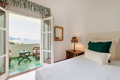 SV_SEA VIEW DELUXE ROOM.jpg
