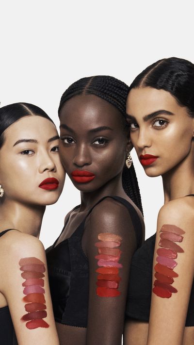 DG_MU24_EVERKISS_LIQUID_LIP_SWATCHES_ON_SKIN_JPG_9X16_300DPI.jpg
