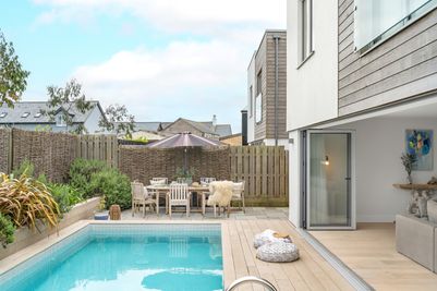 Perfect-Stays-One-Trenoweth-swimming-pool-1.jpg