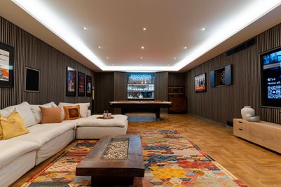 Perfect-Stays-Ferryside-games-room-2.jpg