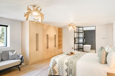 Perfect-Stays-Noordhoek-master-bedroom-1.jpg
