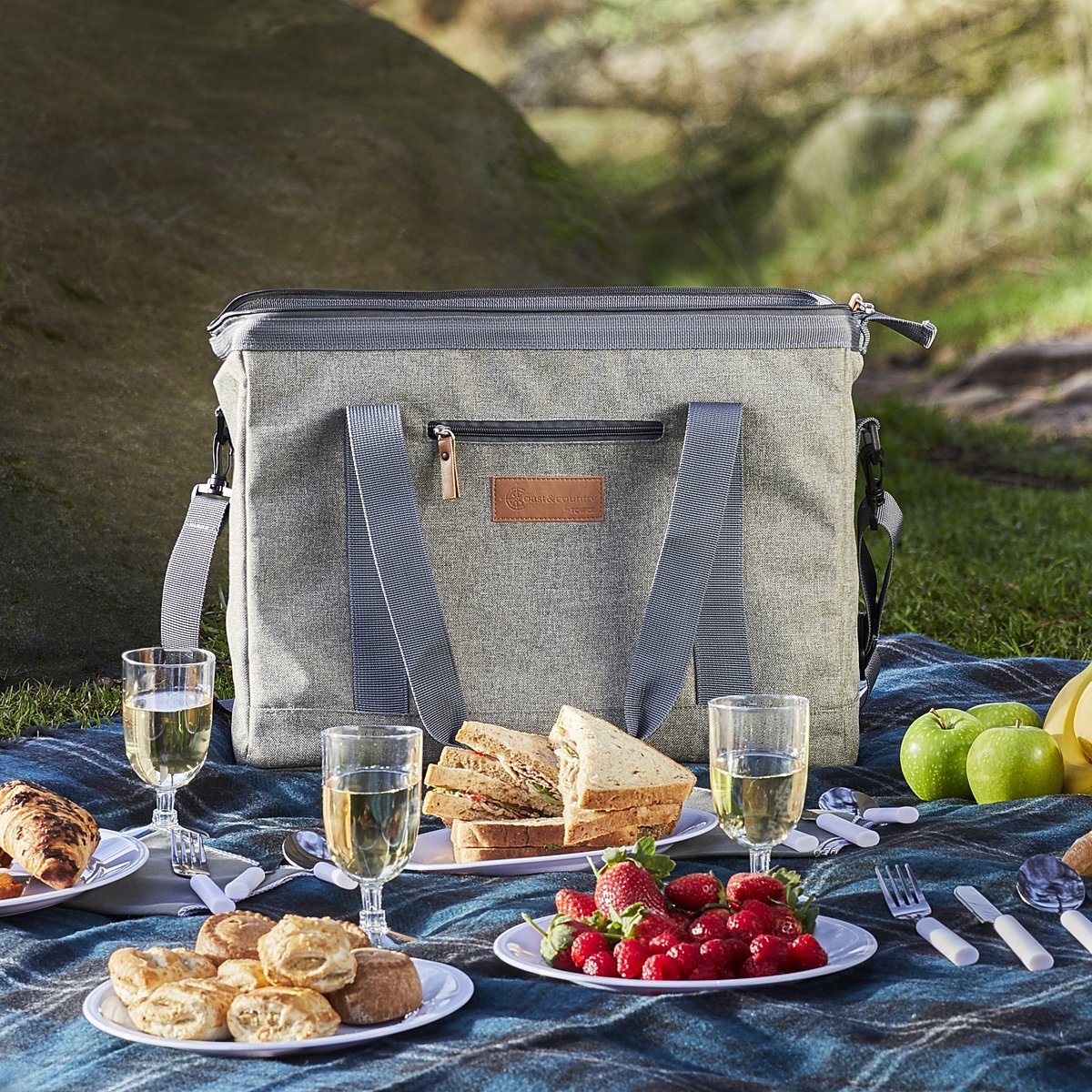 CC879027 Coast & Country by Tower Picnic Tote Bag_F1.jpg