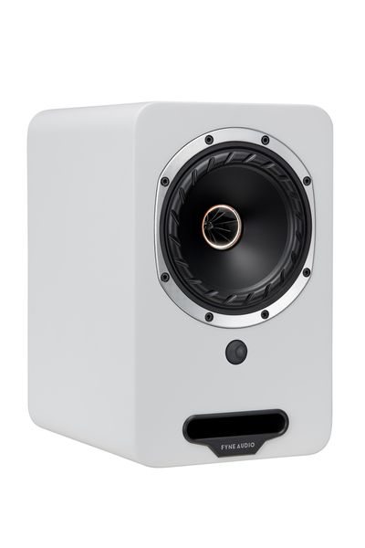 Cubitt-5-Primary-3Q-Arctic-White.jpg