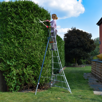 10ft Adjustable Tripod - in situ.jpeg