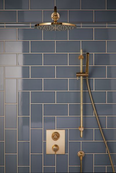 Montero Round Shower Rose