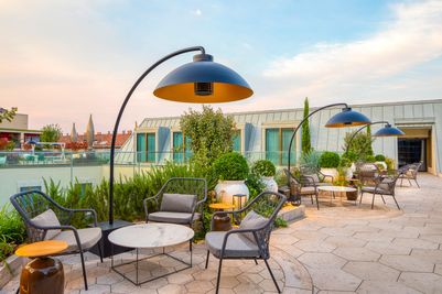 8_KIMPTON_BEM_BUDPEST_KIMPTON_BEM_BUDPEST_FENNEN_SKYBAR_7.jpg