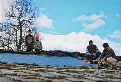 Flexible PV installed on a roof in Mukteshwar, India