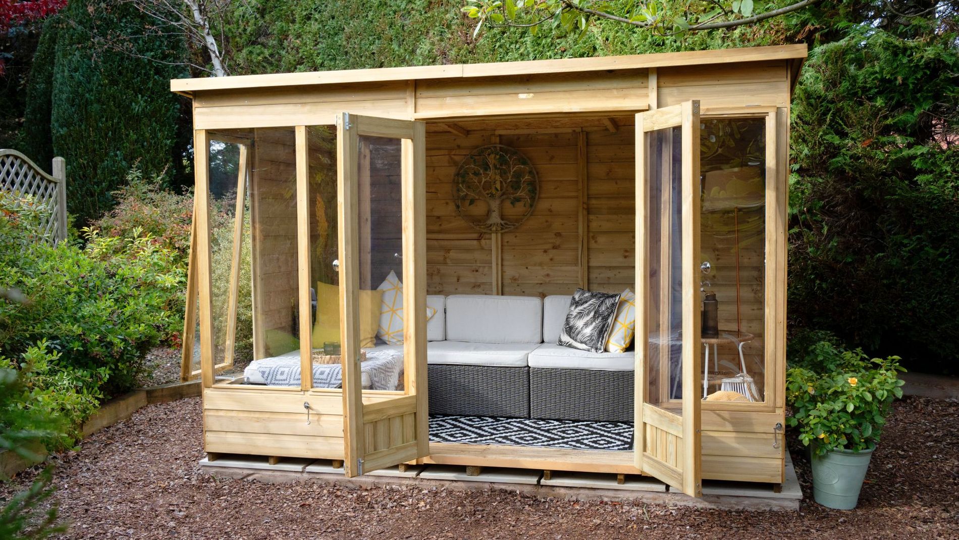 Suggested Header 2000px Beckwood Apex Summerhouse.jpg