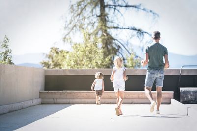 Familie beim Boccia 2© Hannes Niederkofler_HQ-6722.jpg