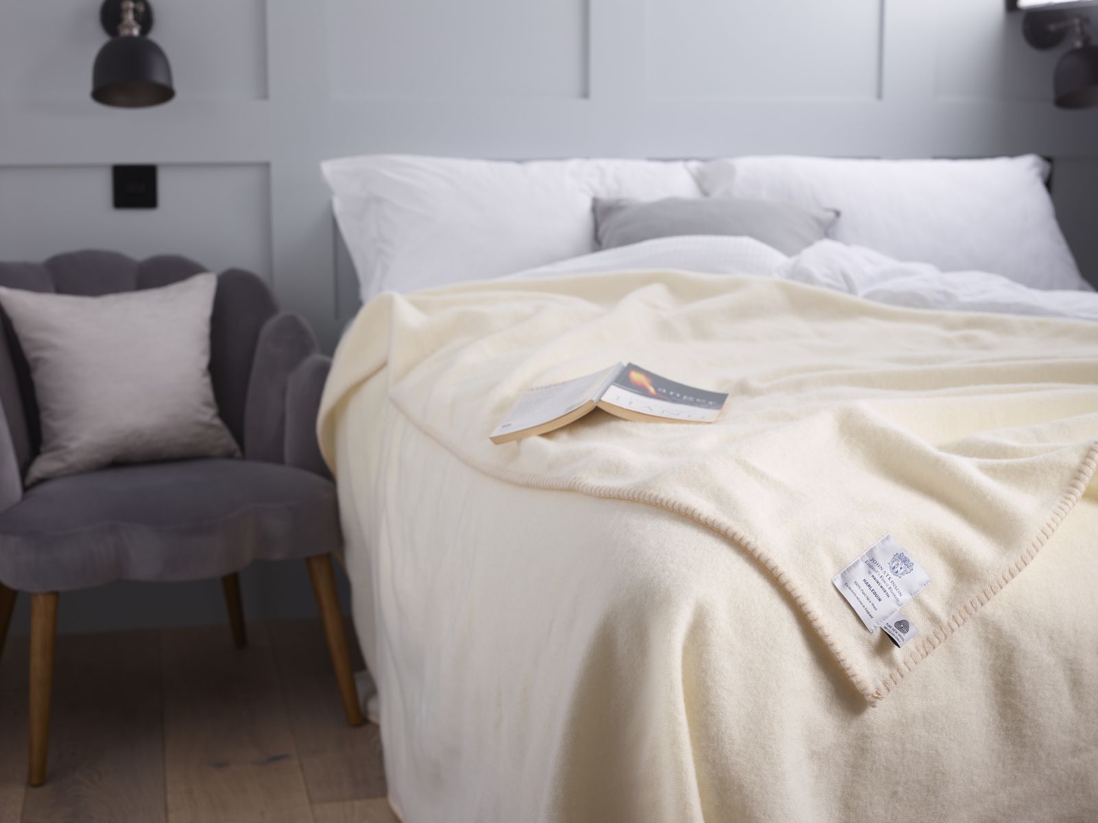 Harlequin White blanket