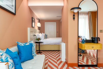 suite 2.jpg