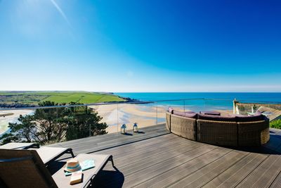 Perfect-Stays-Overcombe-exterior-3 (1).jpg