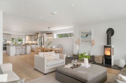 Perfect-Stays-One-Trenoweth-living-area-2.jpg