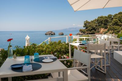 SV_Carrubo Restaurant (1).jpg