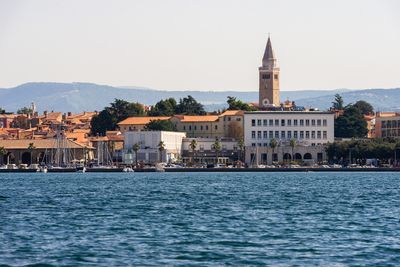 182970-F014877-koper_pogled_iz_morja_foto_miha_skrt-photo-m.jpg