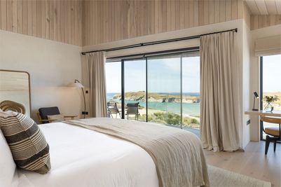 Perfect-Stays-Oku-master-bedroom-view.jpg