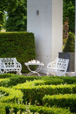 Outdoor Seating Q2.jpg