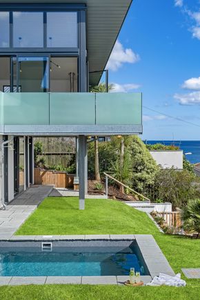 Perfect-Stays-Eden-swimming-pool.jpg