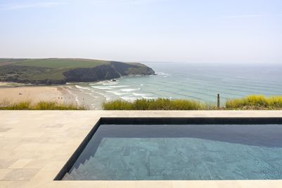 Perfect-Stays-Red-Cove-exterior-swimming-pool.jpg