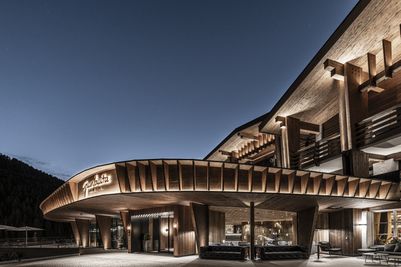 granbaita_dolomites_summer_entrance_HQ.jpg