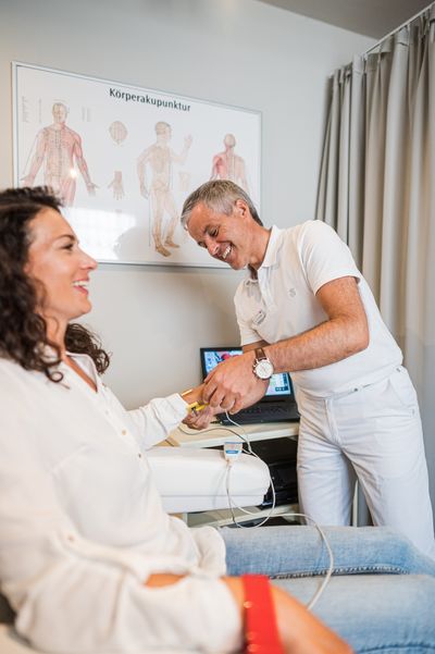 Preidlhof_HRV measurement with Dr. Angerer.jpg