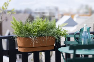 Greenville balcony planter