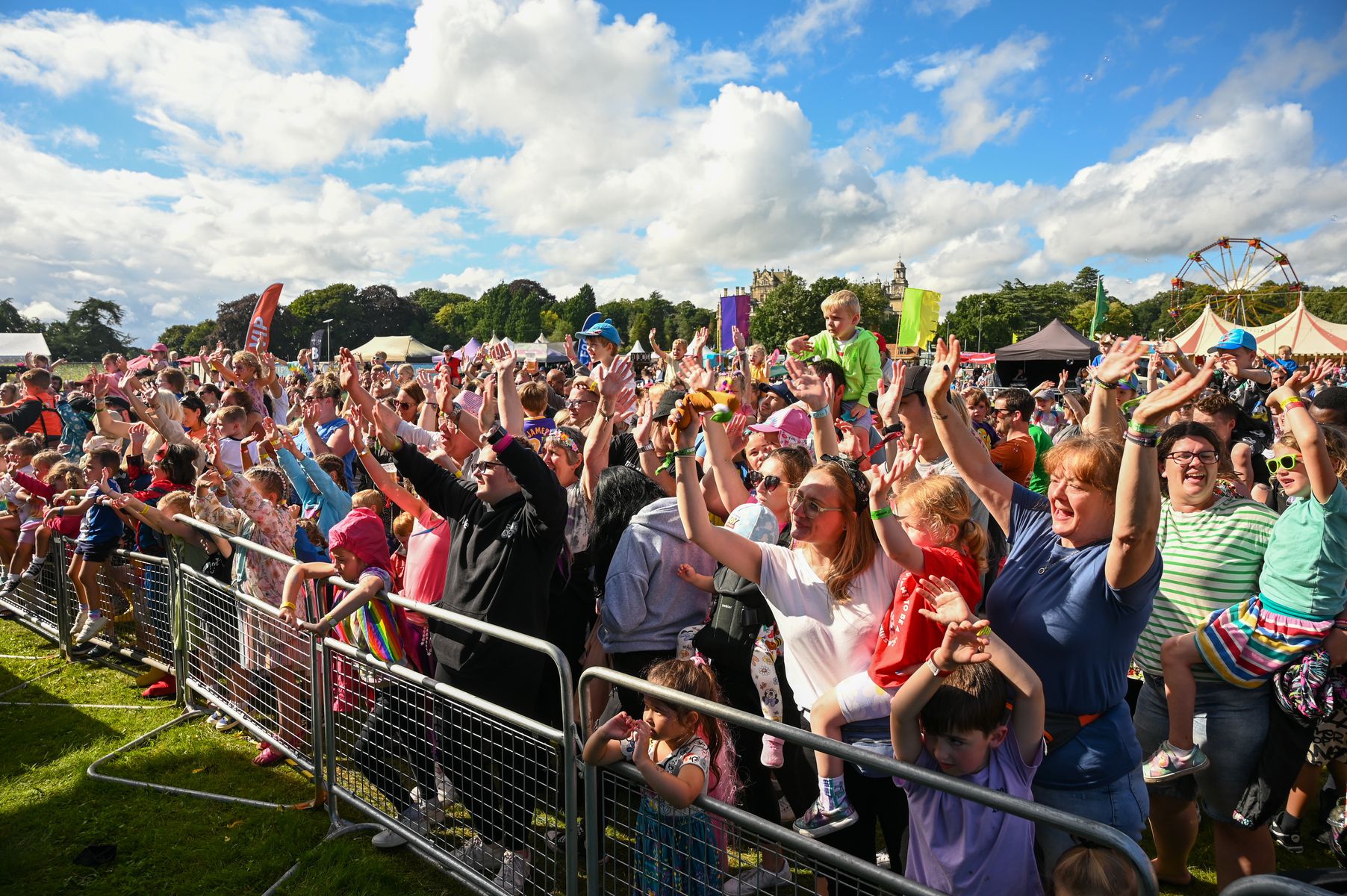 Glowormers enjoying main stage action (1).jpg