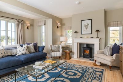 perfect-stays-rosevean-living-area.jpg