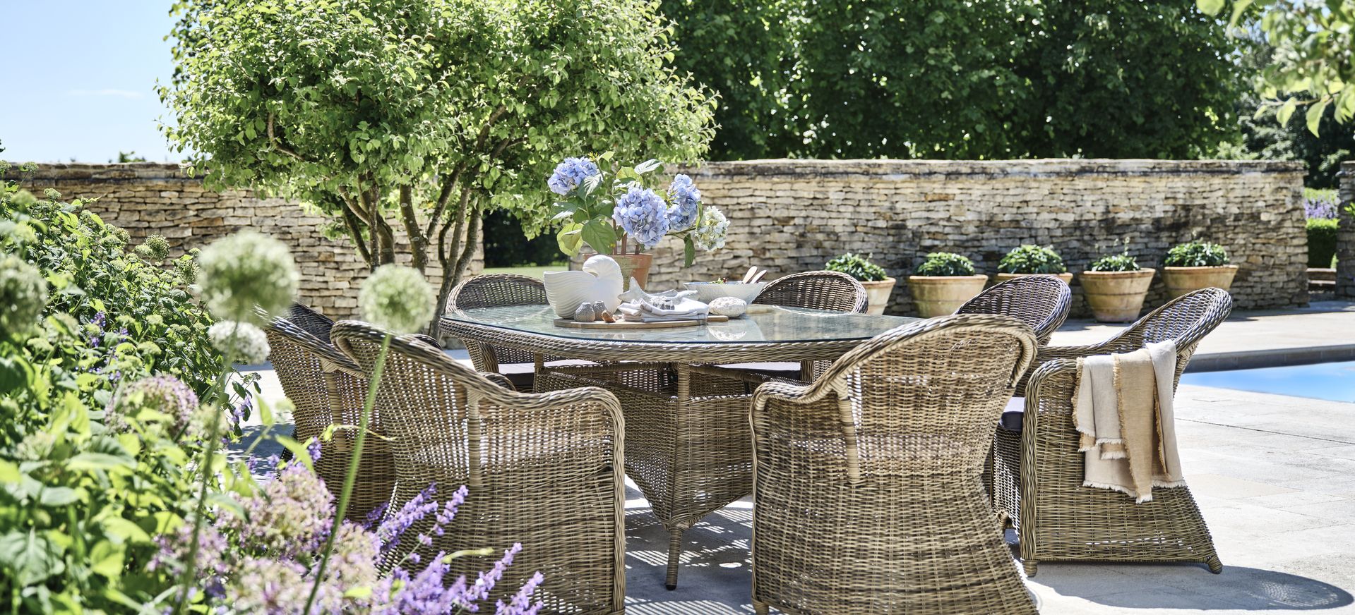 Bridgman - 230cm Mayfair Oval Dining Table_with 8 Dining Armchairs (bridgman.co.uk).jpg