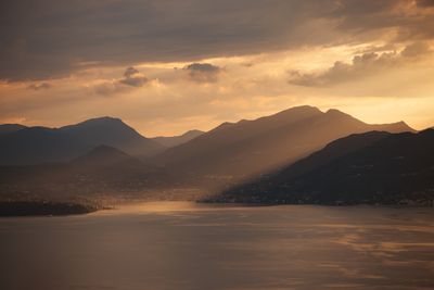 Lake_AlexMoling_CapeOfSenses-88.jpg