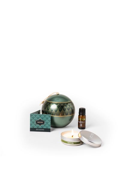 VOYA Deck the Halls festive wellbeing duo